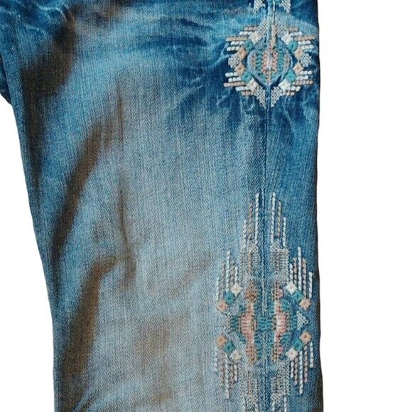 Miss Me Aztec Crop Jeans - Picture 7 of 12